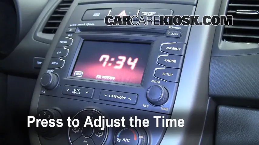 2012 Kia Soul ! 2.0L 4 Cyl. Clock